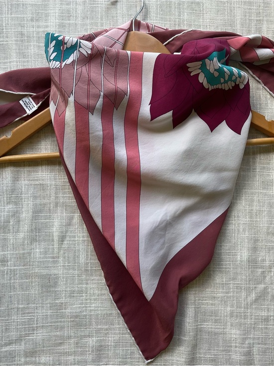 Gres Paris Accessories - 70s French Silk Bandana - Large 35x35"